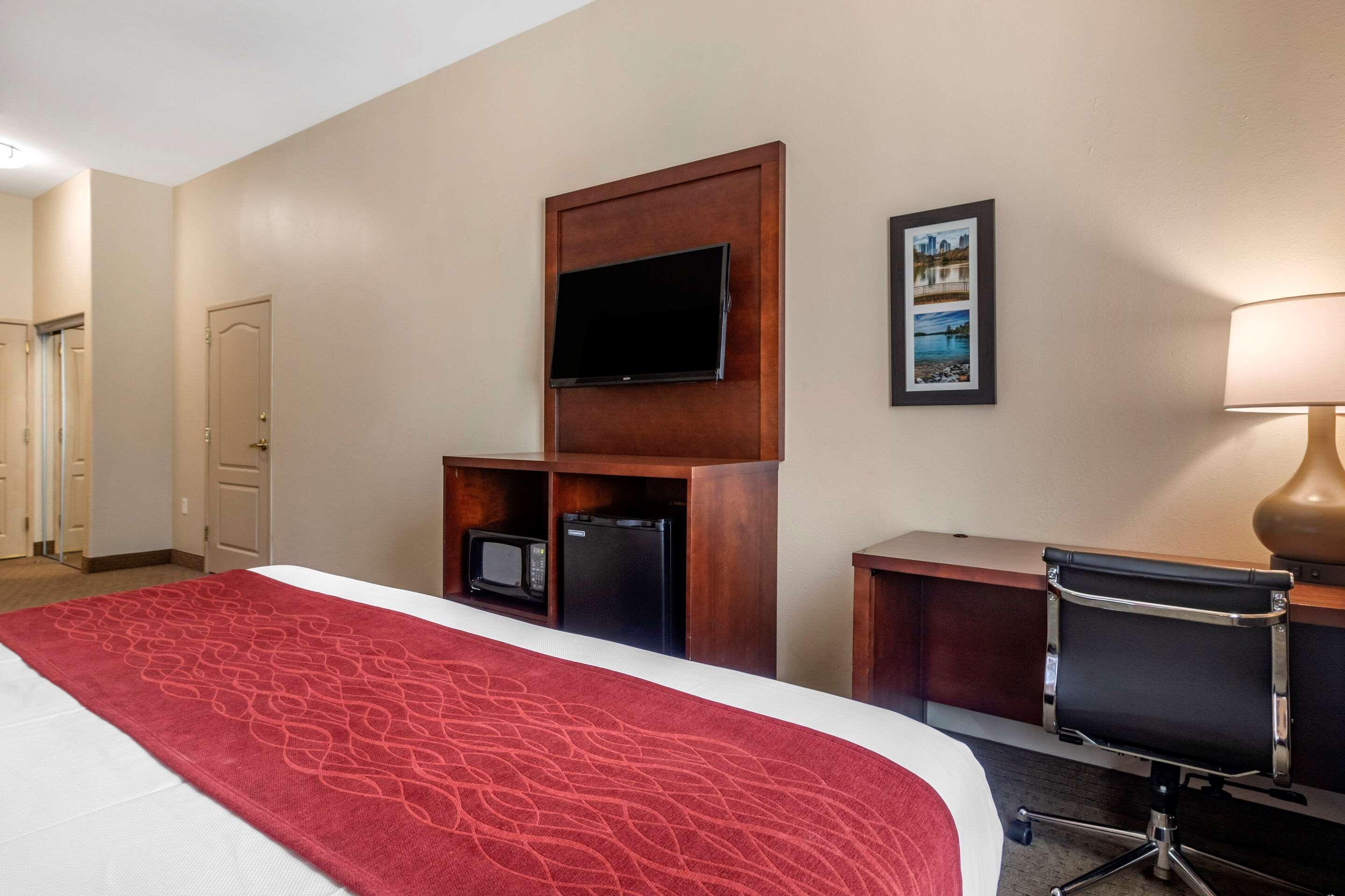 Comfort Inn & Suites Villa Rica Buitenkant foto