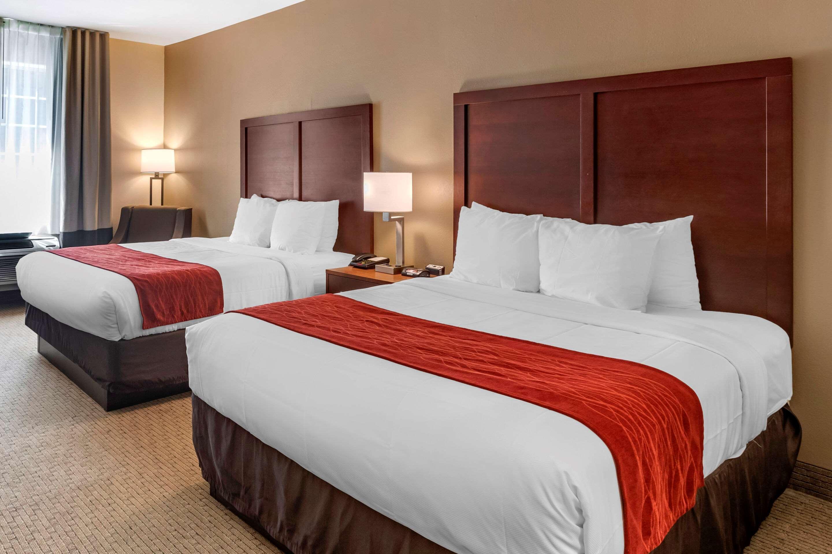 Comfort Inn & Suites Villa Rica Buitenkant foto