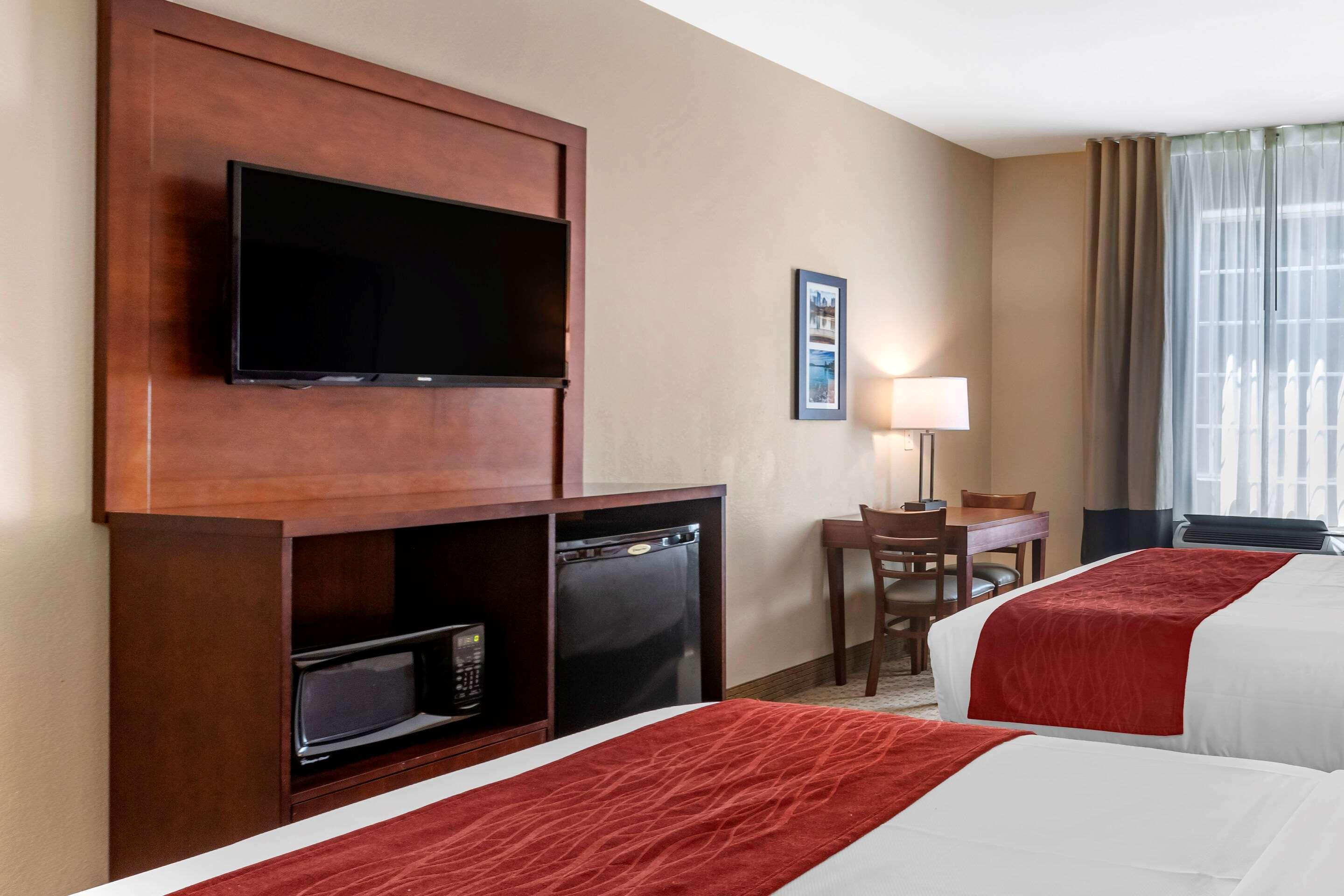 Comfort Inn & Suites Villa Rica Buitenkant foto