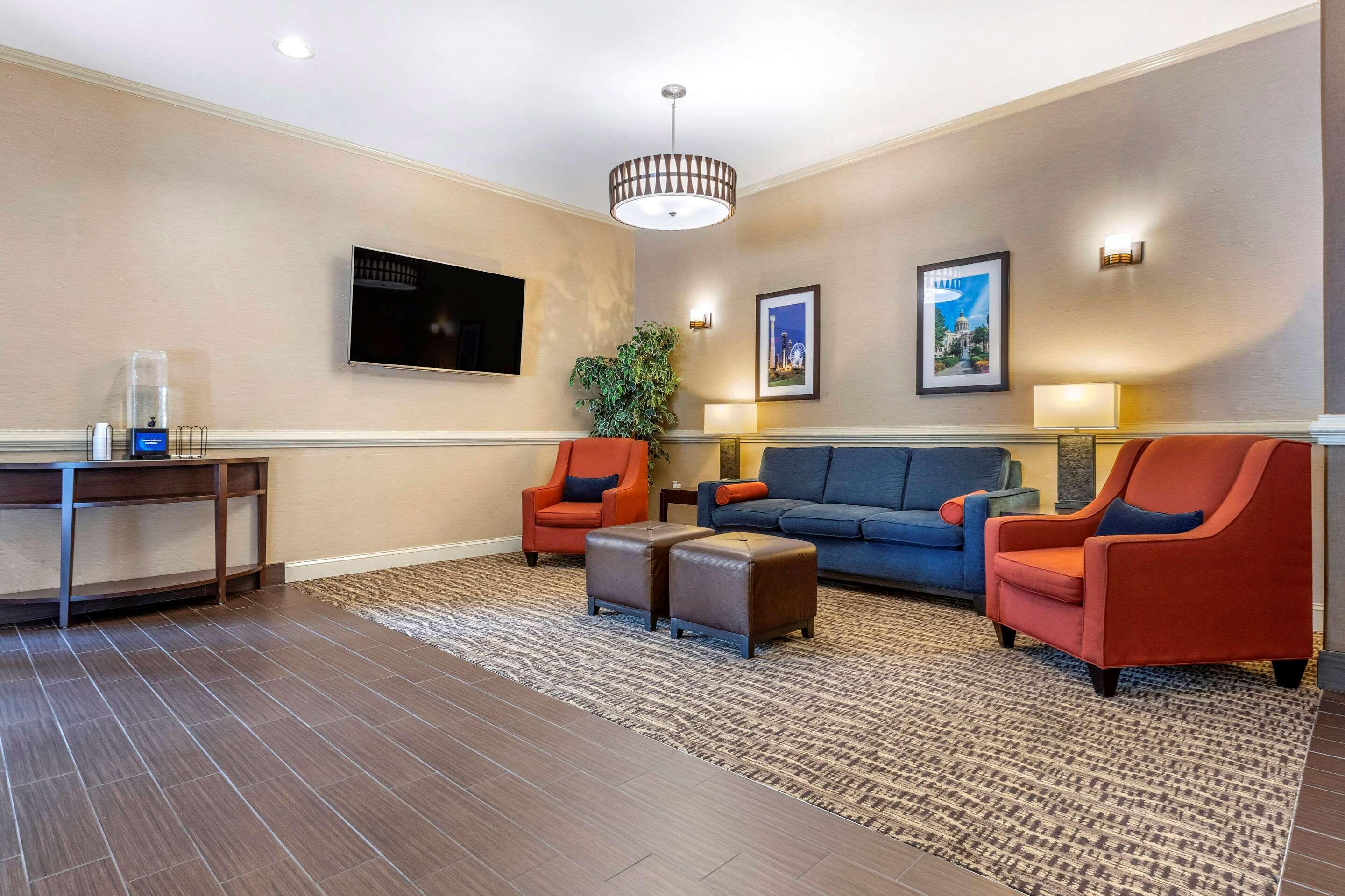 Comfort Inn & Suites Villa Rica Buitenkant foto