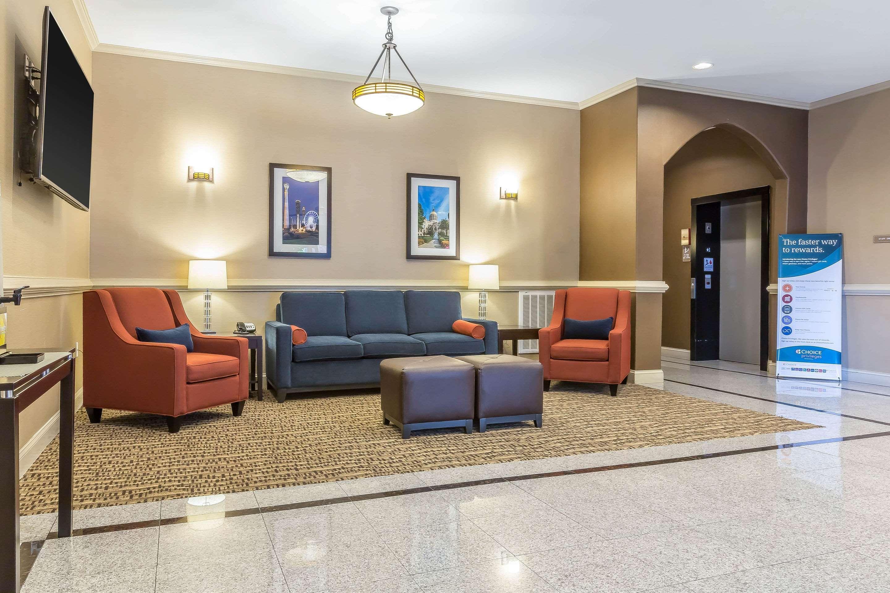 Comfort Inn & Suites Villa Rica Buitenkant foto