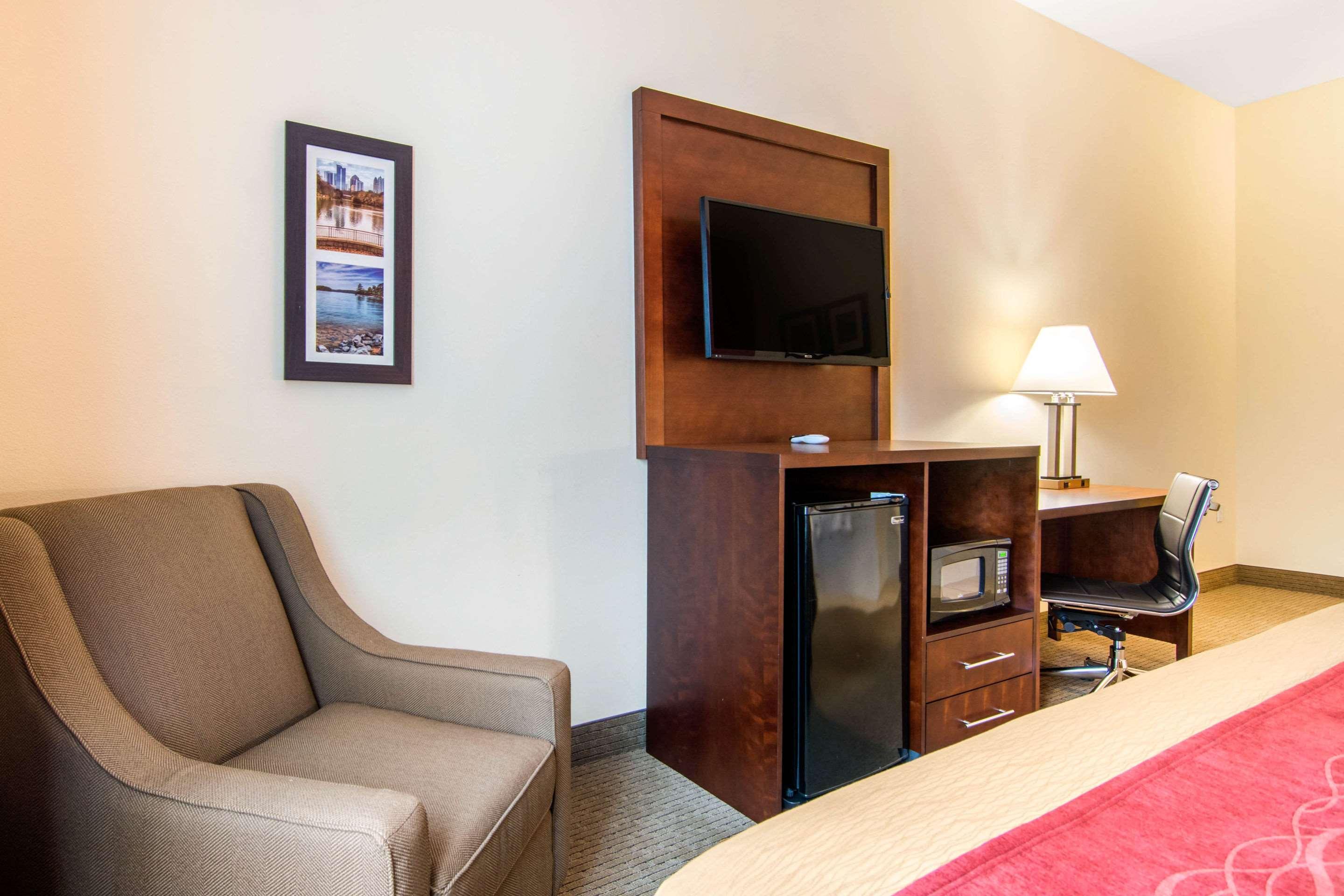 Comfort Inn & Suites Villa Rica Buitenkant foto