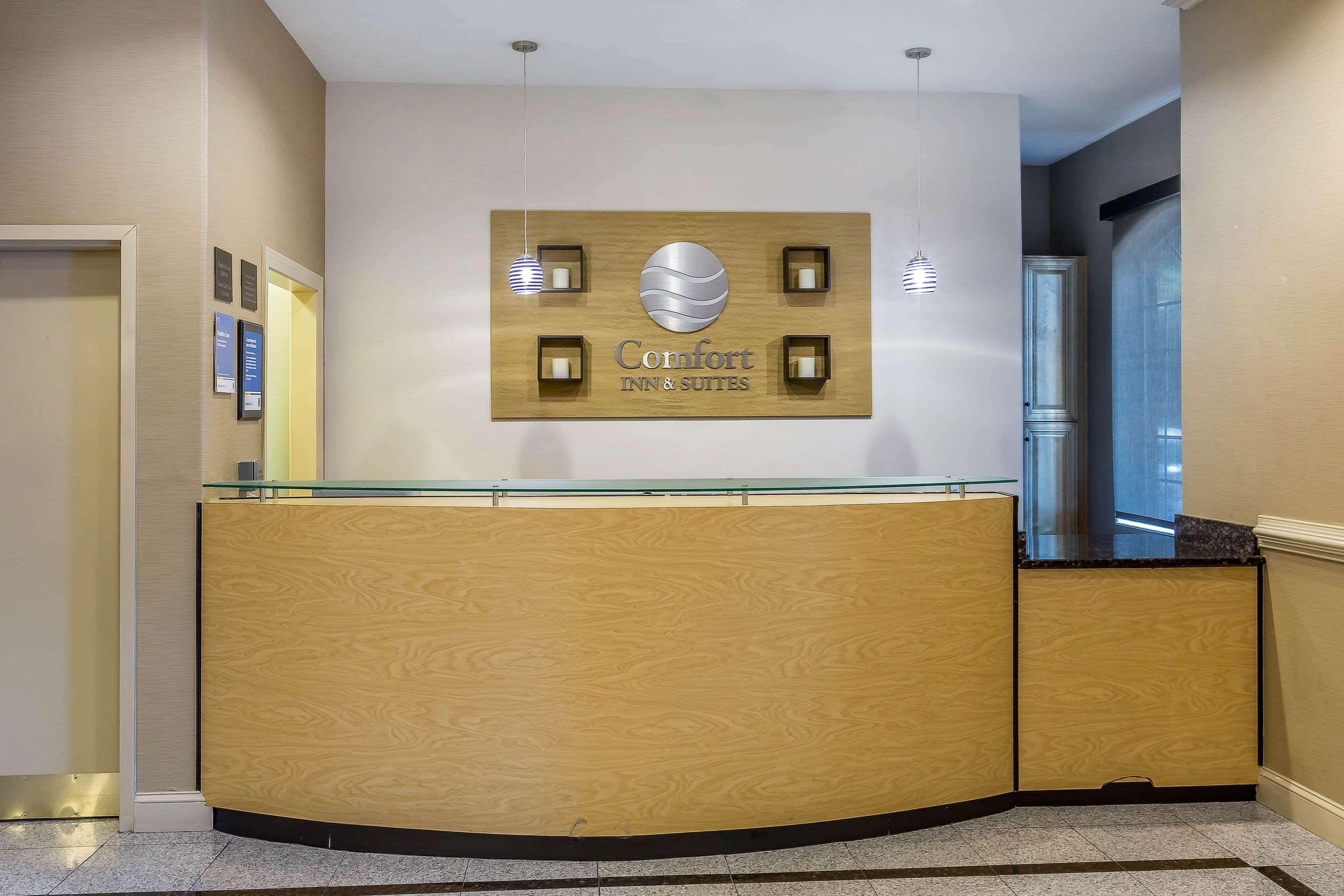 Comfort Inn & Suites Villa Rica Buitenkant foto