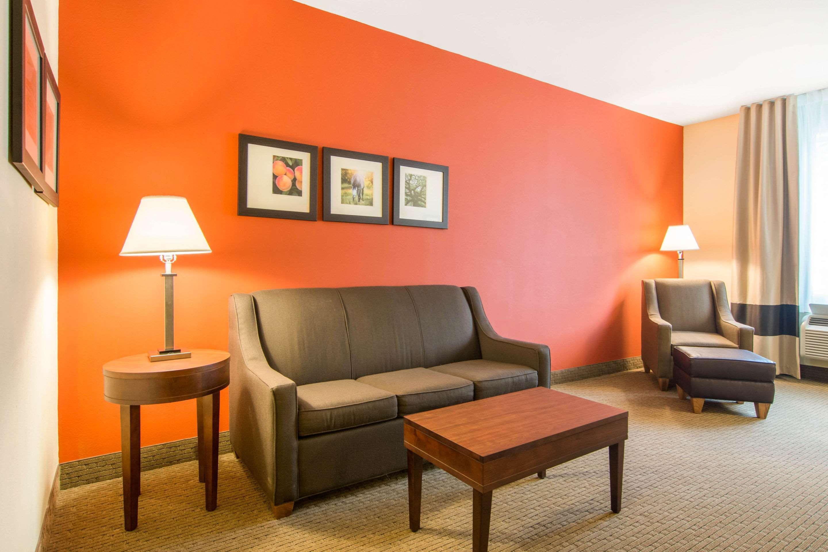Comfort Inn & Suites Villa Rica Buitenkant foto