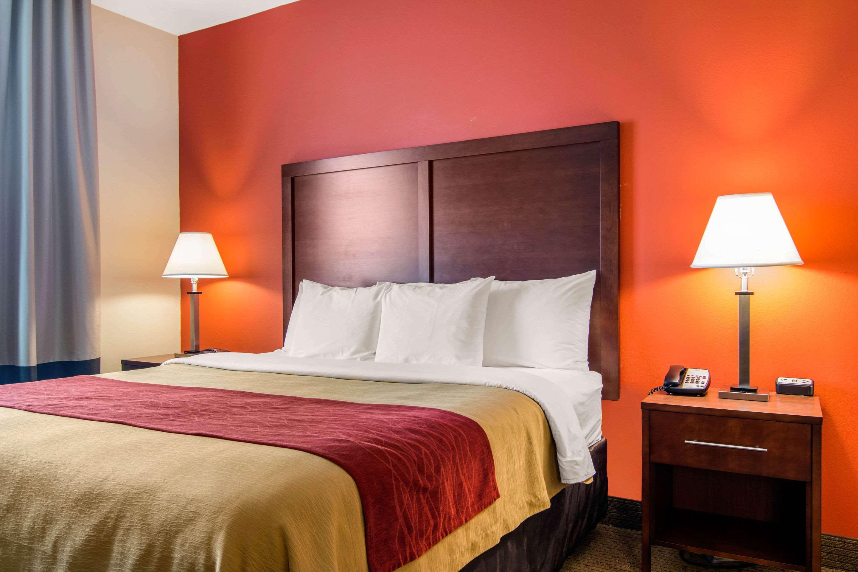 Comfort Inn & Suites Villa Rica Buitenkant foto
